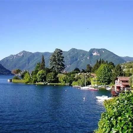 Sleeps 4 Appartement Ossuccio