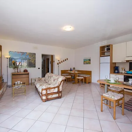 Sleeps 4 Apartamento Ossuccio